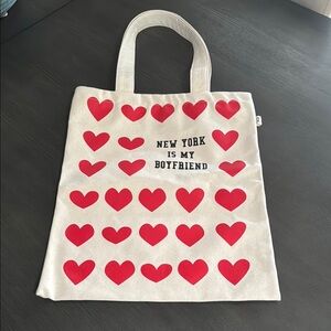 Artist Pamela Barsky tote bag with red hearts - New York Is My Boyfriend